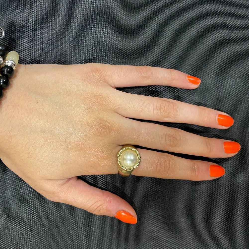 pearl style ring